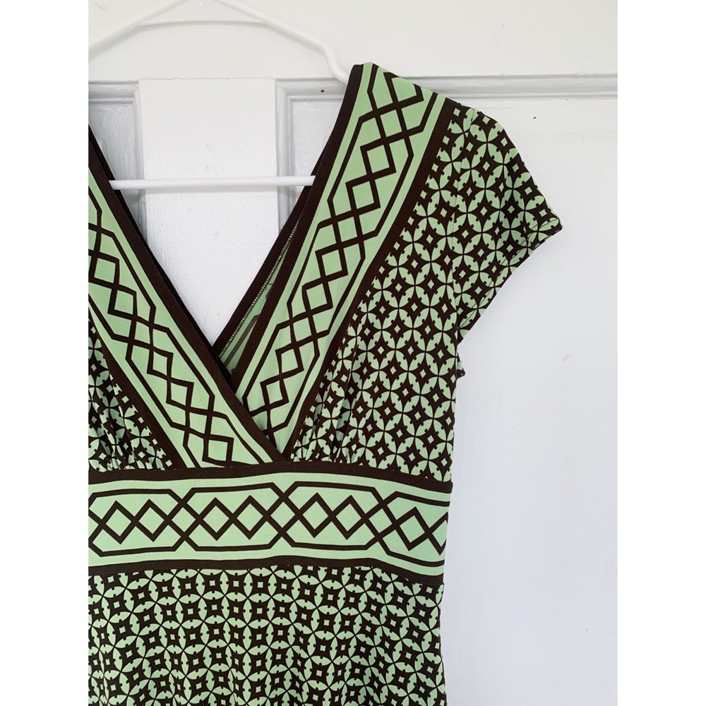 Maggy London All occasion knee length dress, green and brown pattern, Size 4 - Picture 3 of 5